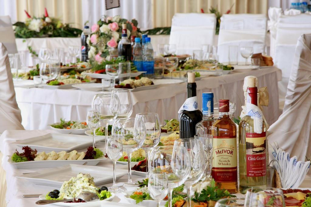 Druzhba Hotel And Restaurant Κχαρκίβ Εξωτερικό φωτογραφία