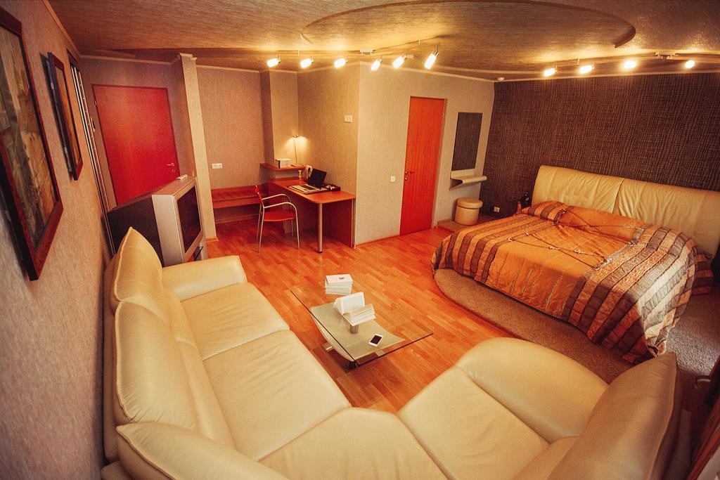 Druzhba Hotel And Restaurant Κχαρκίβ Εξωτερικό φωτογραφία