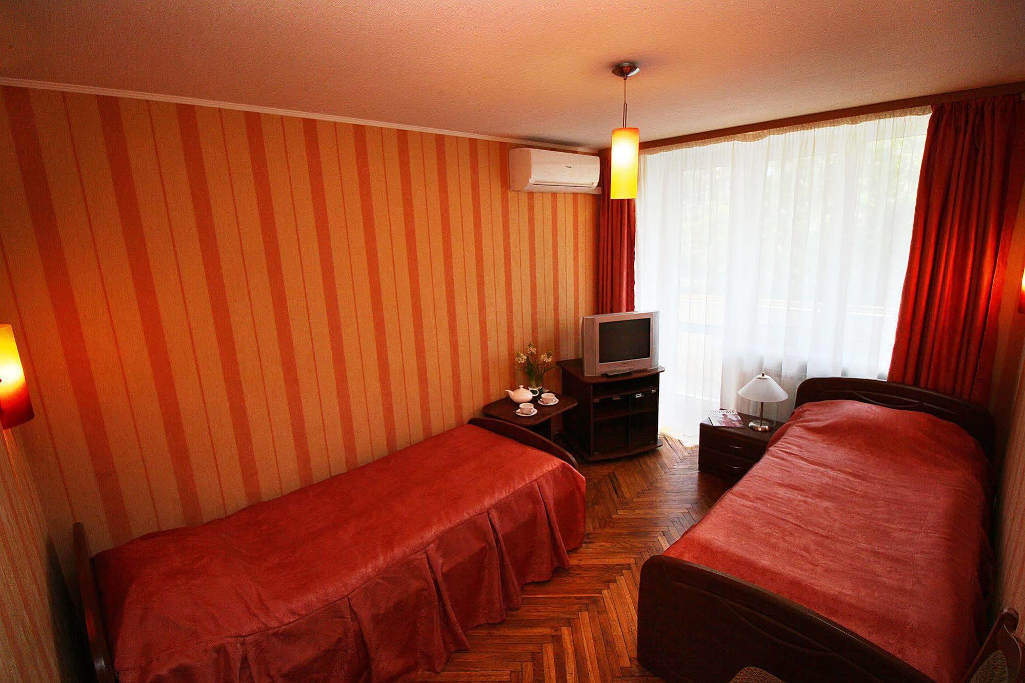 Druzhba Hotel And Restaurant Κχαρκίβ Εξωτερικό φωτογραφία