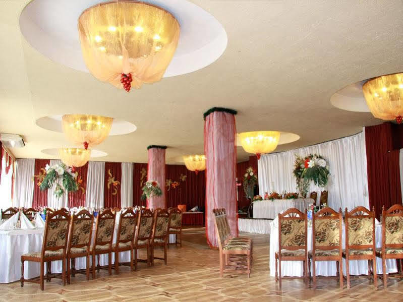 Druzhba Hotel And Restaurant Κχαρκίβ Εξωτερικό φωτογραφία